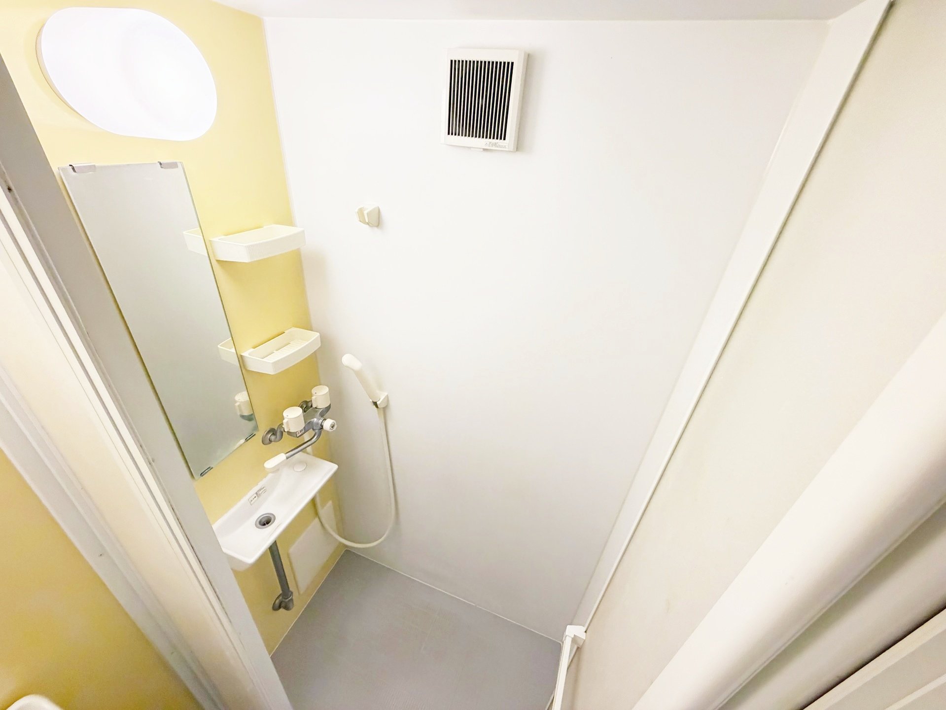 シャワールーム