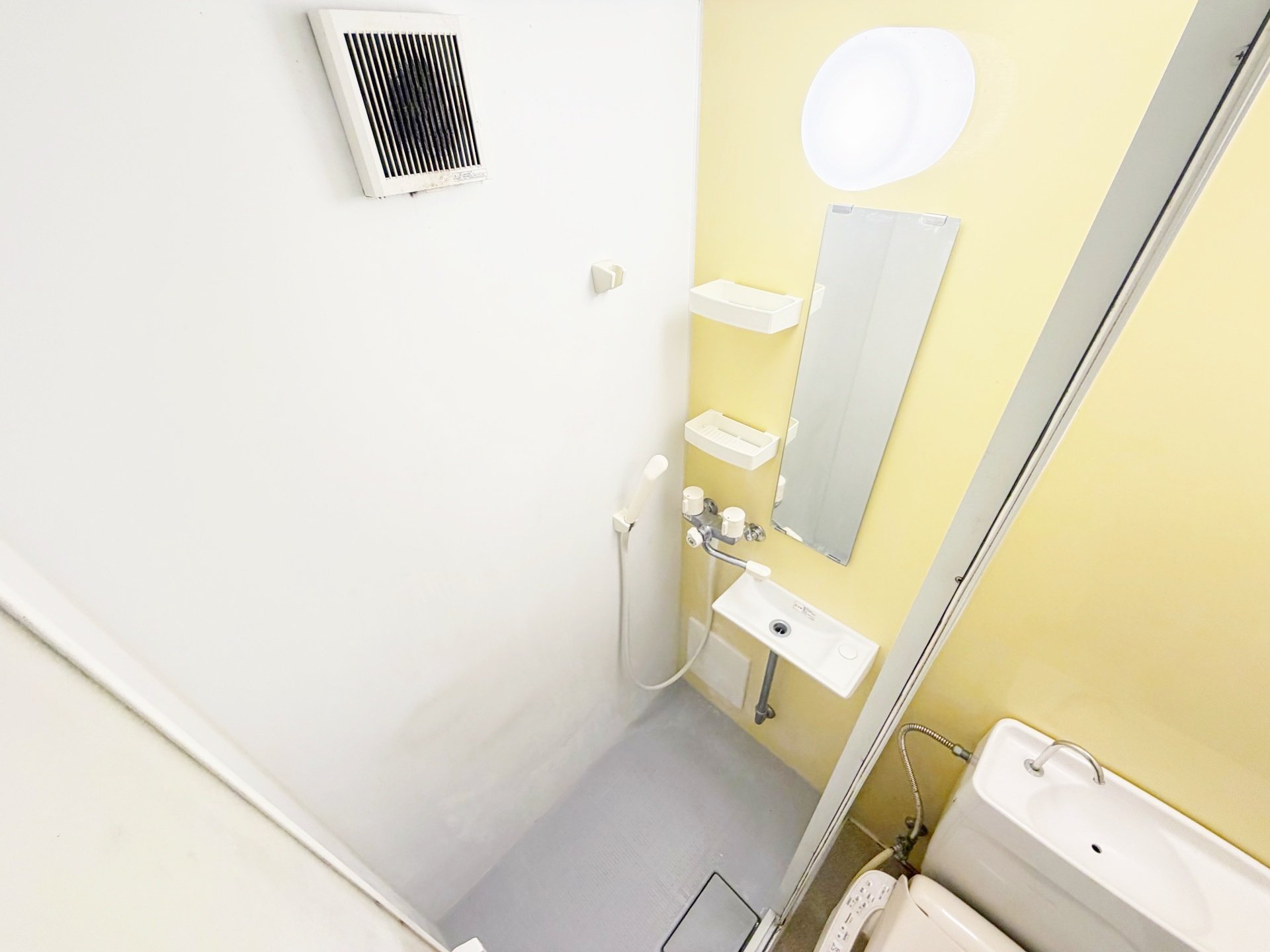 シャワールーム