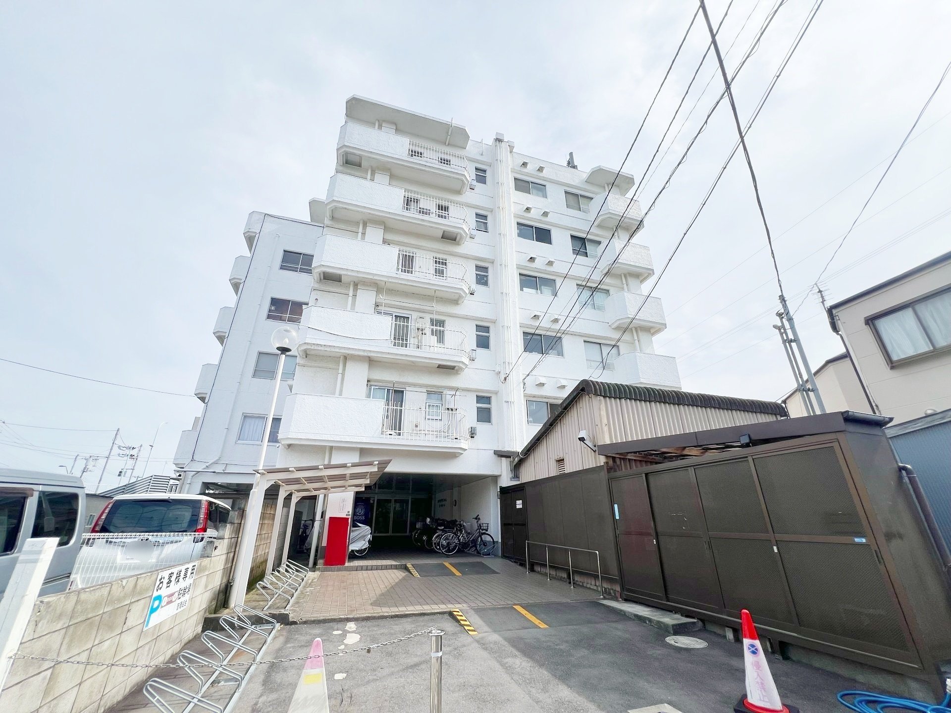 建物エントランス