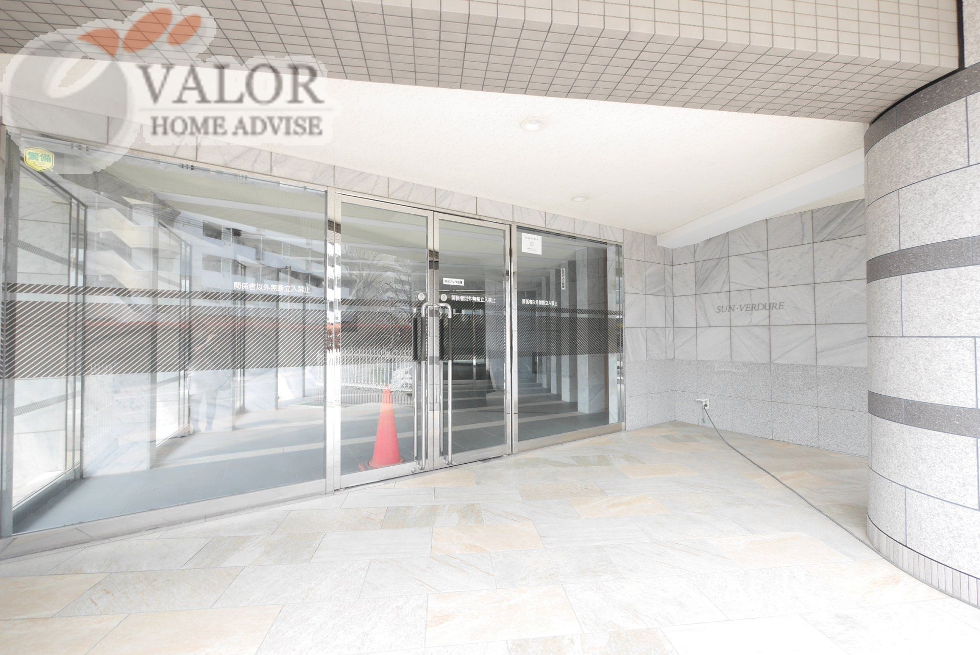 建物エントランス